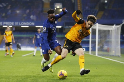  切尔西新帅首秀失利，防线漏洞遭诟病  