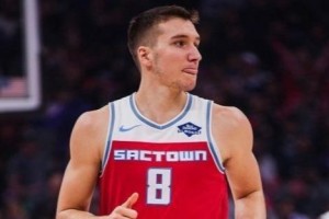  曼联争议红牌引热议，B费染红离场球队惨遭绝杀  