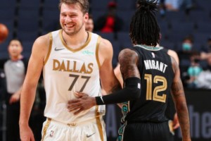  独行侠东契奇连续三双,末节关键失误葬送好局  