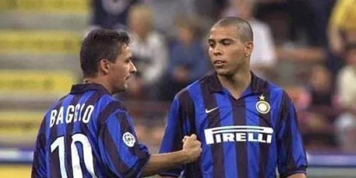  意甲传奇退役，布冯含泪告别绿茵场  