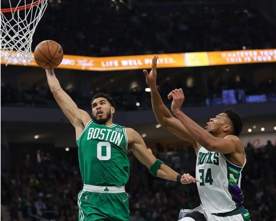  塔图姆绝杀三分创纪录，凯尔特人终结雄鹿七连胜  