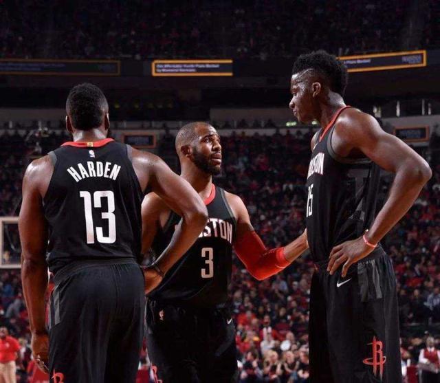  戈贝尔防守制霸森林狼力挫开拓者捍卫主场尊严